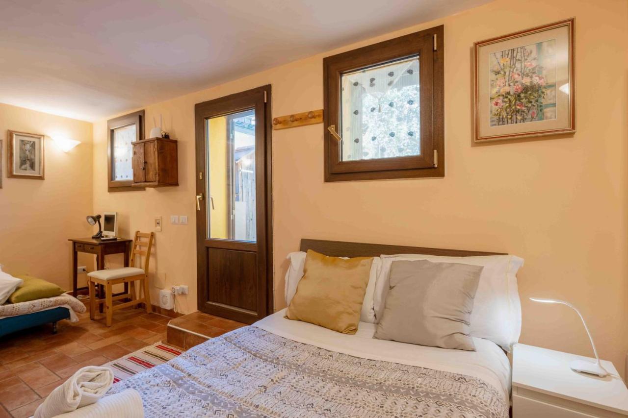 San Frediano Cozy Studio With Private Patio Apartment Firenze Bagian luar foto