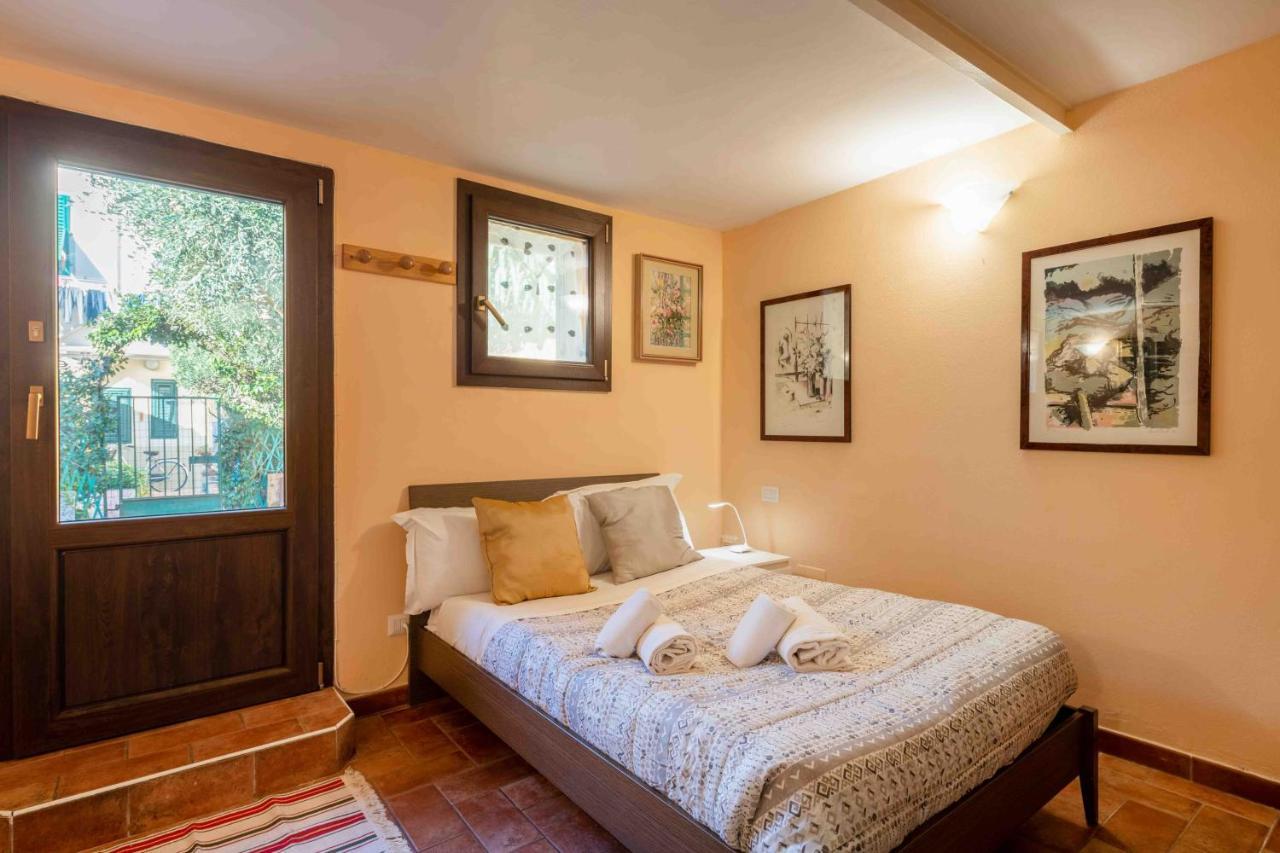 San Frediano Cozy Studio With Private Patio Apartment Firenze Bagian luar foto